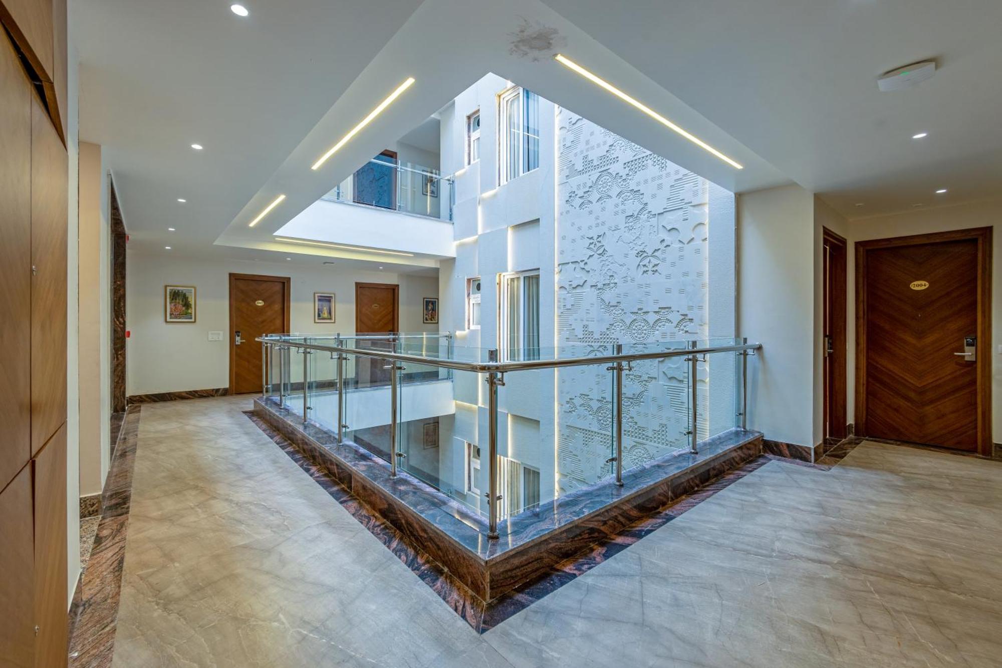 Hotel Ginger Palace Delhi Airport New Delhi Exteriör bild