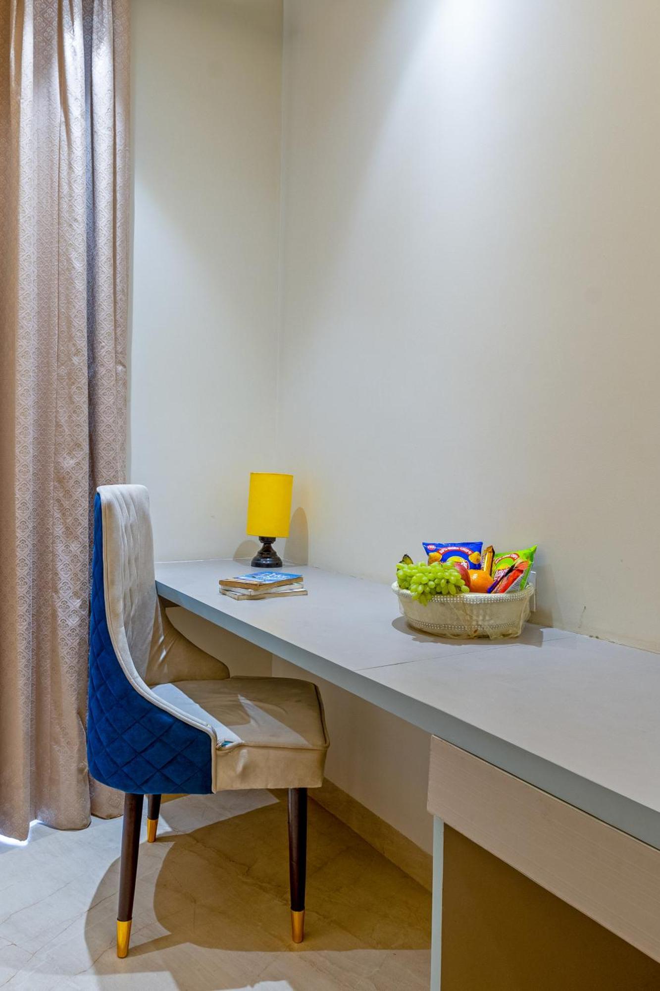 Hotel Ginger Palace Delhi Airport New Delhi Exteriör bild